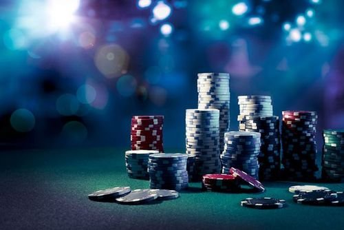 Live Qiu Qiu dealer table on apnslot with card layout and betting interface